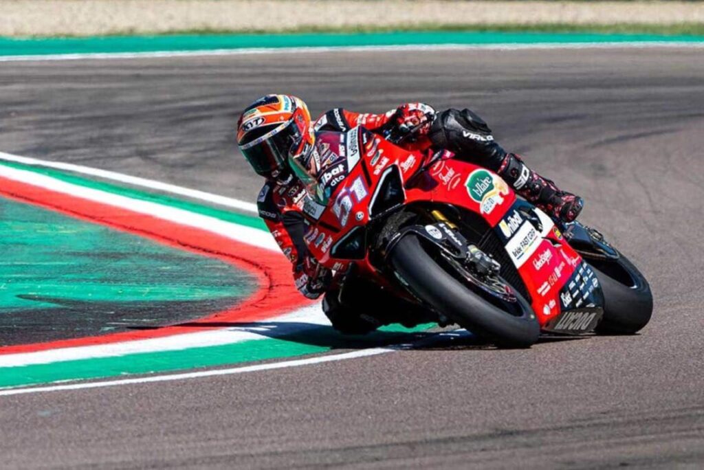 Michele Pirro in sella alla Ducati
