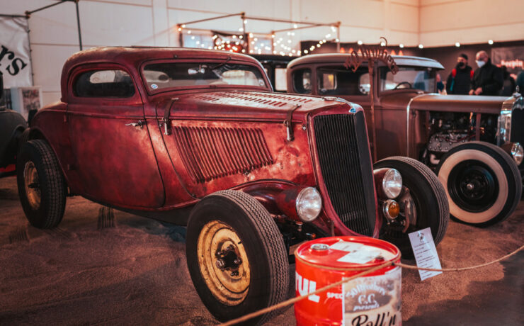 Hot-Rod-e-custom-cars-a-Motor-Bike-Expo