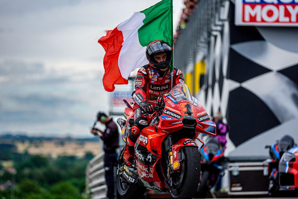 MBE-News-MotoGP-Sachsenring Pecco Bagnaia vince il GP di Germania al Sachsenring.