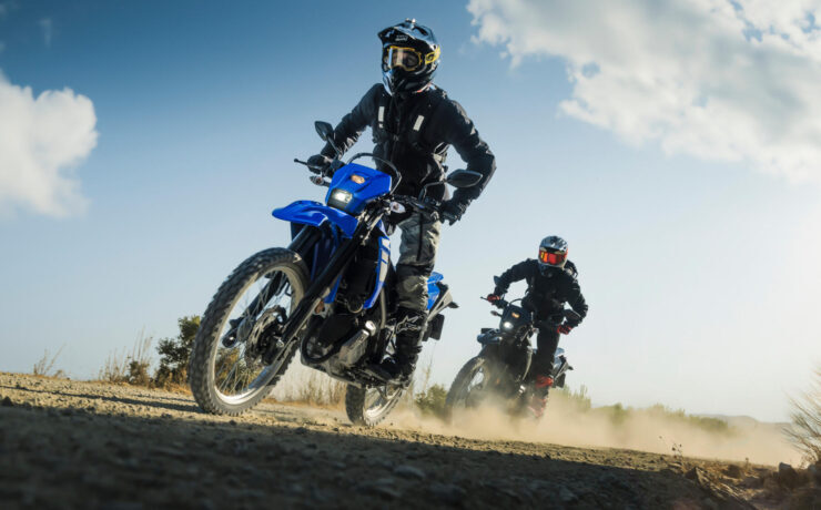 2026-Yamaha-WR125-EU-Icon_Blue-Action-001-03