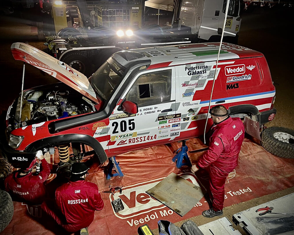 rally_team.jpg_0007_image00014