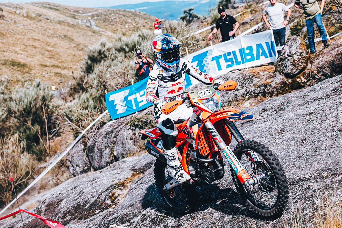 Josep Garcia (KTM) in azione tra la vegetazione e i percorsi polverosi di Fafe durante il GP del Portogallo di EnduroGP 2026