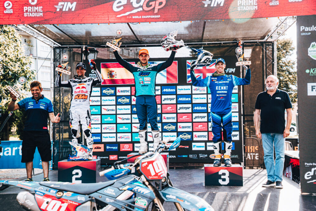 Il podio del Day 2 del GP del Portogallo EnduroGP 2026 a Fafe con Pichon, Garcia e Holcombe